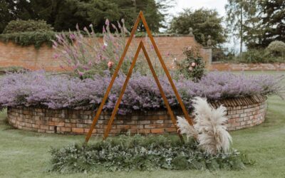 6 GORGEOUS WAYS TO USE PAMPAS GRASS IN YOUR WEDDING STYLING