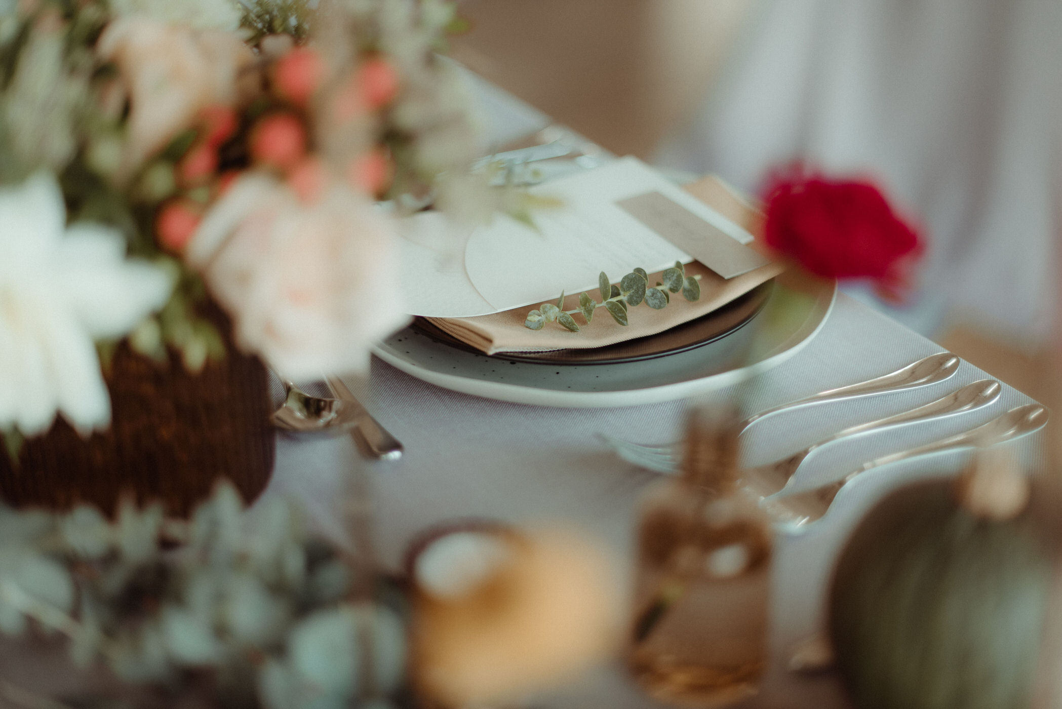 Table styling with flowers 