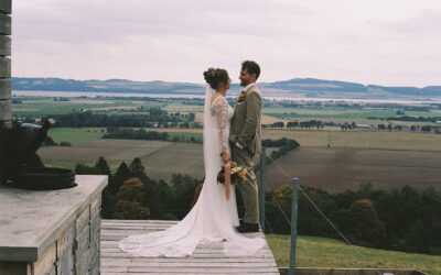 Relaxed, Beautiful, Autumnal — A Barefoot-Luxe Wedding at Guardswell Farm